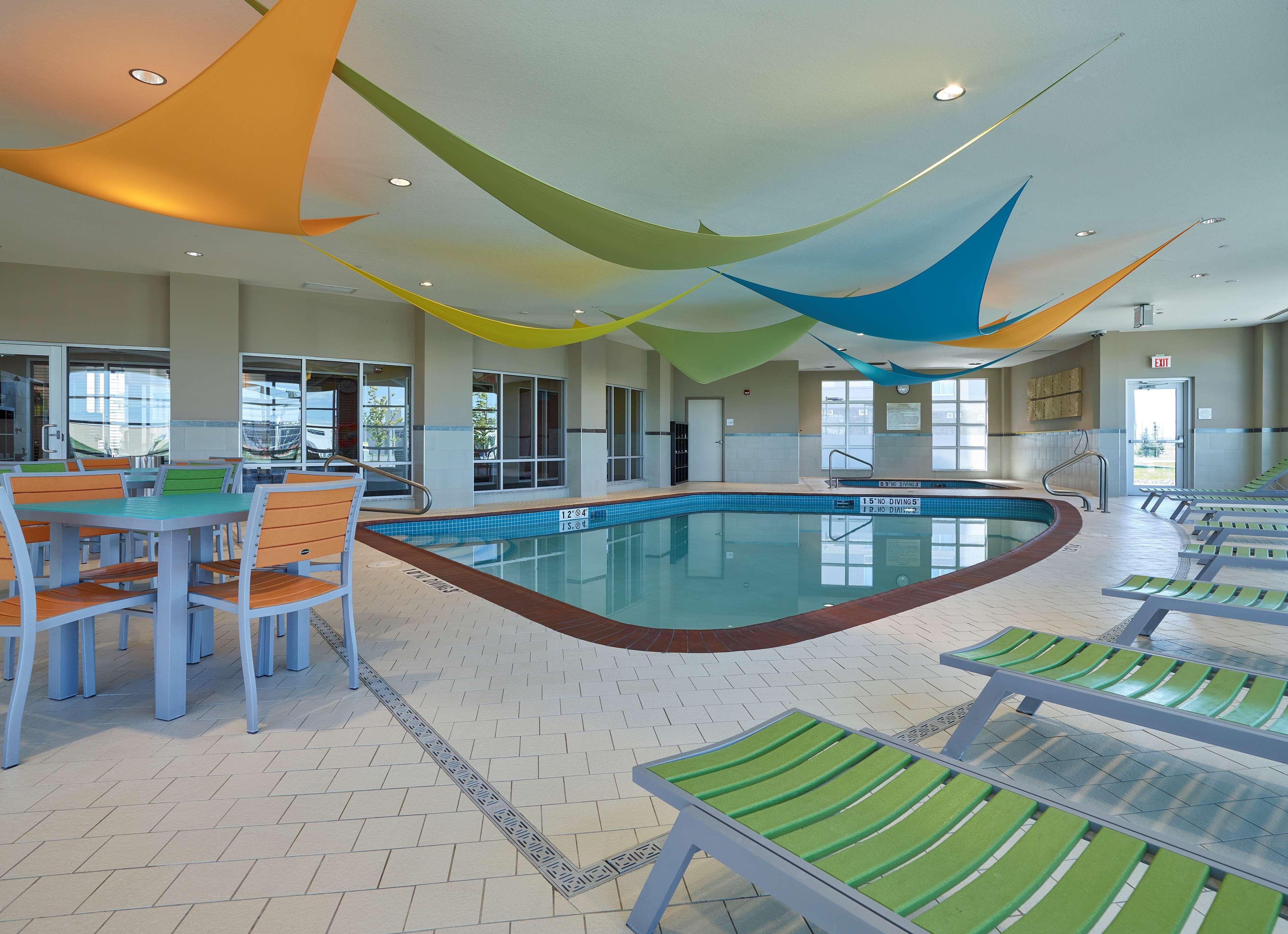Hampton Inn By Hilton Calgary Airport North Esterno foto
