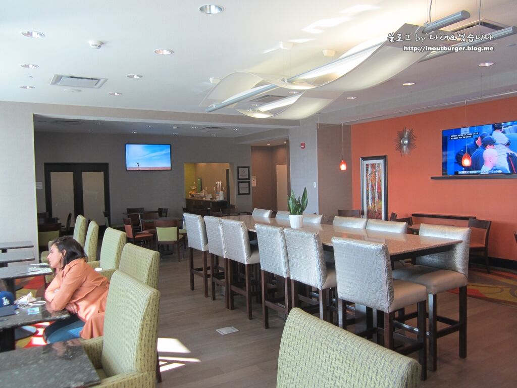 Hampton Inn By Hilton Calgary Airport North Esterno foto